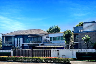 ขายบ้านเดี่ยว : บ้านเดี่ยวหรู เพอร์เฟค มาสเตอร์พีซ พระราม 9 ใก้ลถนนใหญ่ ทำเลทองย่านพระราม 9 หลังใหญ่ เพียง 34.9 ล้านบาท 