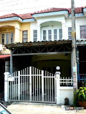 Townhouses for rent Department of Livestock Development Pathum Thani : Townhouse for rent near Rangsit University, Don Mueang Airport, Robinson Department Store, Songprapha Road