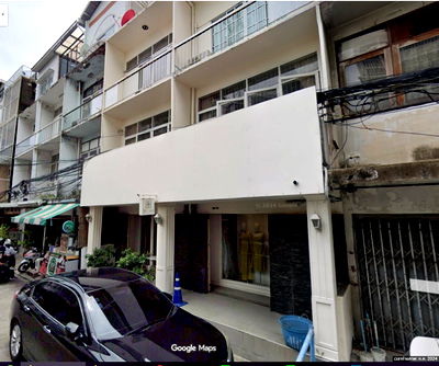 Shophouses for sale Rama 4 Road : Two adjoining commercial buildings for sale, Sukhumvit 69, in the middle of the soi, behind BTS Phra Khanong.