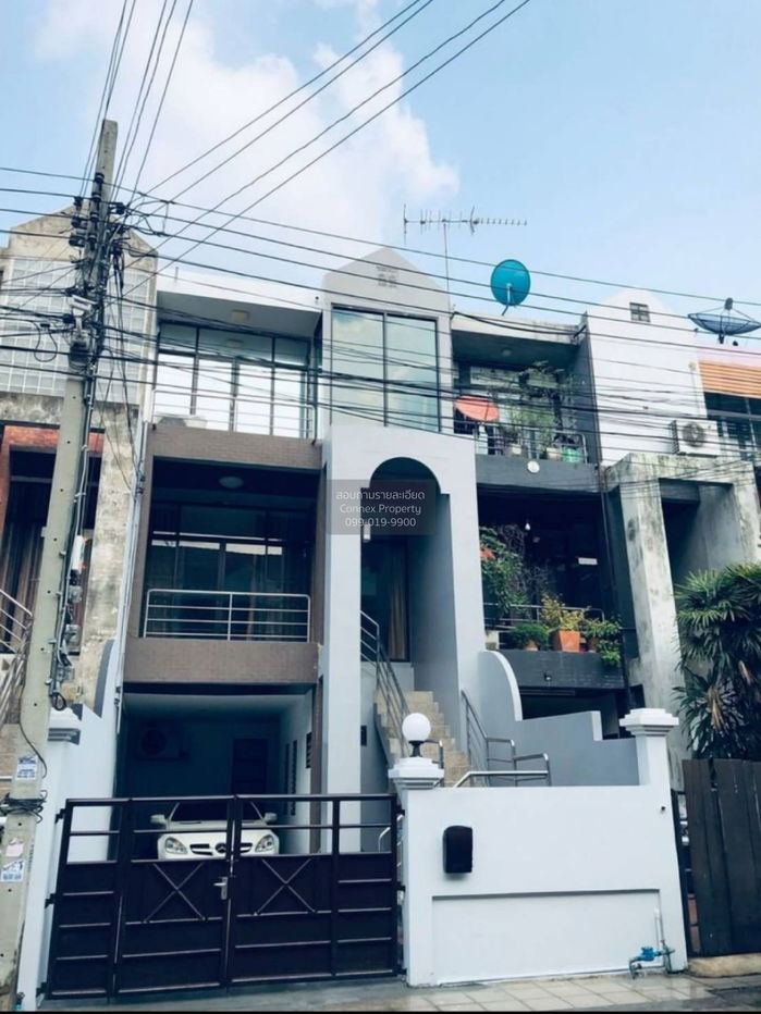 รูป ขายทาวน์เฮ้าส์/ทาวน์โฮม วอร์เรน แมนชั่น 2 รีโนเวทใหม่ ลาดยาว เขต จตุจักร กรุงเทพ CX-141630 ✅ ทักไลน์ @connexproperty ตอบทันที ทีมงานมืออาชีพ ✅ - รูปที่ 2/12
