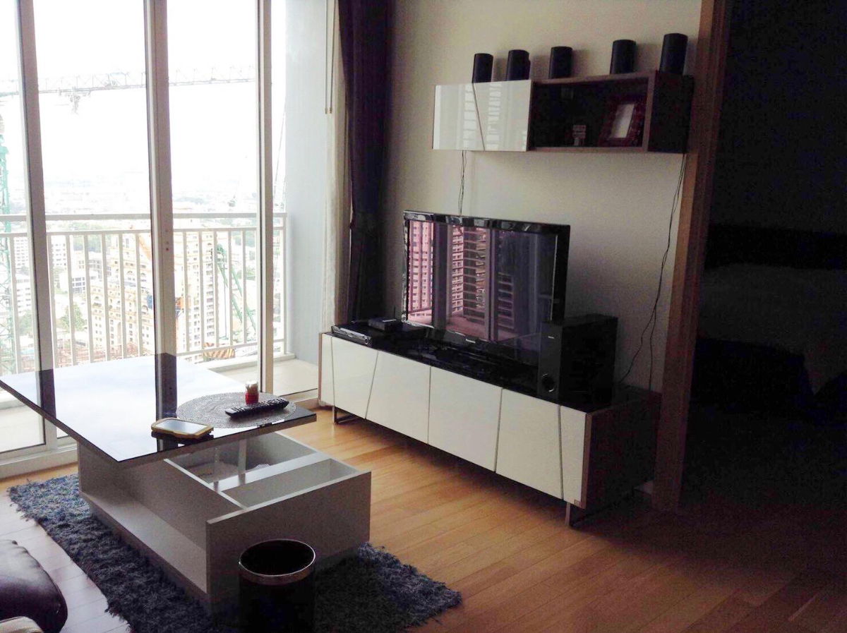 picture Luxury Rental: 39 by Sansiri 1 bedroom 55 sqm. Heart of Phrom Phong - 1/9
