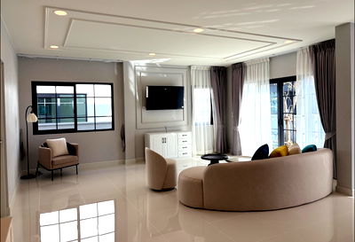 Houses for rent บิ๊กซี บางพลี : Available now! 4bed 5baths 303sqm. 2parking. Line id: @pfagent