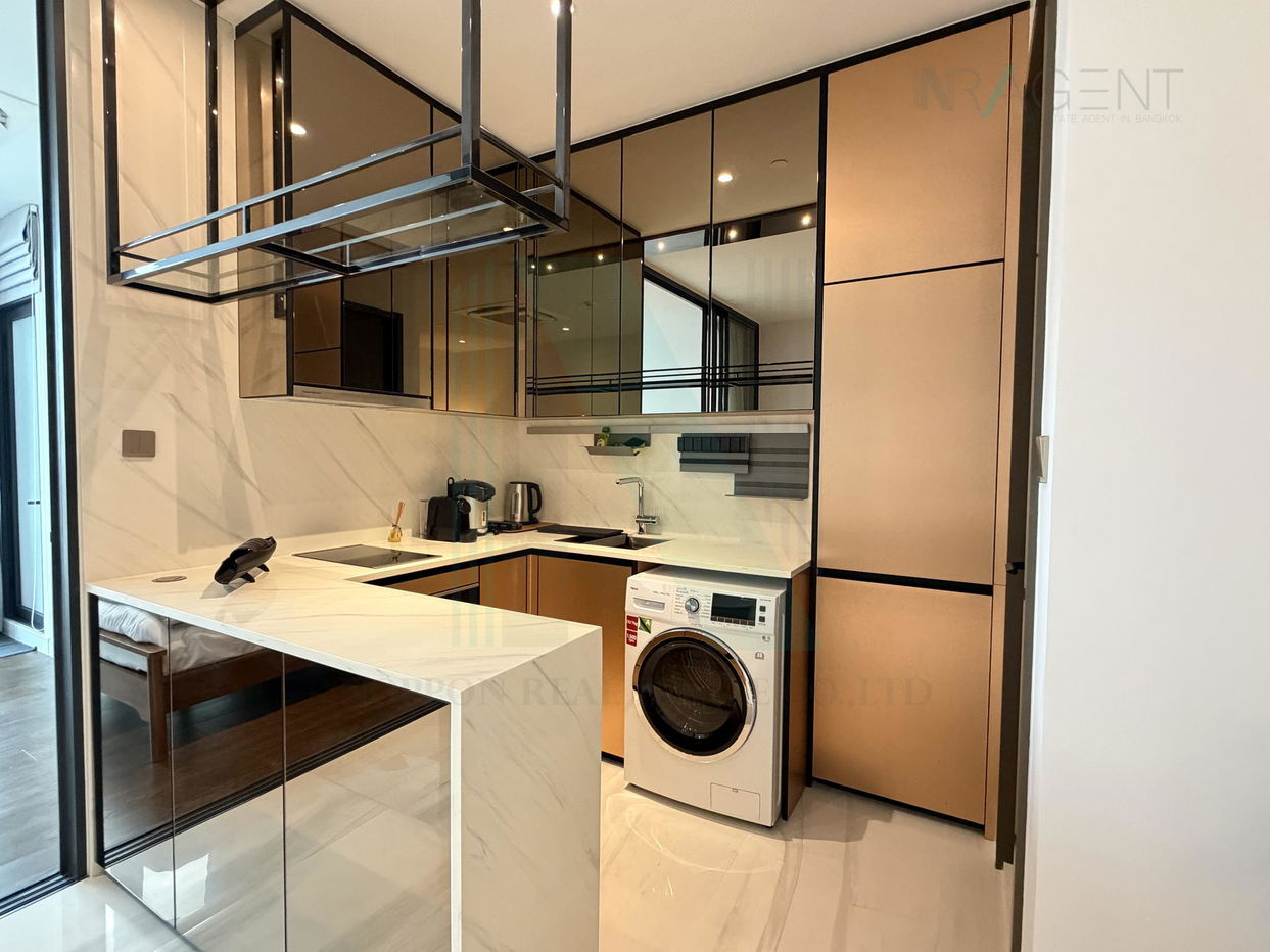 picture For Rent Condo SUPALAI ICON SATHORN Building 1, Floor 30,1 bed room, Room size 45 sqm - 6/8