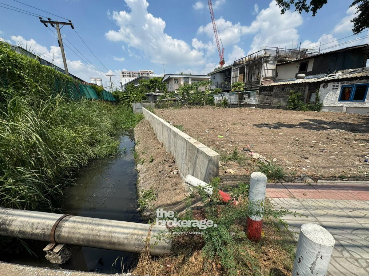 รูป ขาย-ให้เช่า ที่ดินรามอินทรา 25 ติดถนนใหญ่ 91 ตรว. ขาย 27 ลบ. // ให้เช่า 45,000 บาท Line : @thebrokerage - รูปที่ 8/14