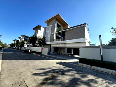 Houses for rent ม.นานาชาติแสตมฟอร์ด : For Rent House , VIVE New Krungthepkreetha , Saphan Sung , Saphan Sung , Bangkok , CX-141482 ✅ Live chat with us ADD LINE @connexproperty ✅