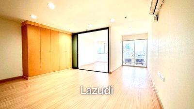 Condos for sale : 51.65 sqm 1 Bedroom Condo on High Floor at The Waterford Diamond Khlong Toei Bangkok