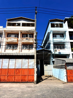 อาคารพาณิชย์ ถนนราชพฤกษ์ : หัวข้อคือ ขายอาคารพาณิชย์  เพชรเกษม48เเยก20  200ตารางวา สูง4ชั้น