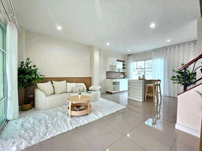 ทาวน์โฮม ถนนกำนันแม้น : ขายทาวน์โฮม หมู่บ้าน เดอะเบทโต้ เอกชัย-กัลปพฤกษ์ พื้นที่ 23.7 ตารางวา 3 ห้องนอน 3 ห้องน้ำ ที่จอดรถ 2 คัน