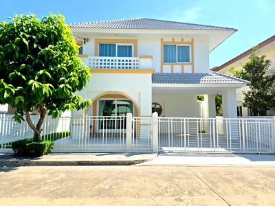 บ้านเดี่ยว เขตคันนายาว :  บ้านเดี่ยวหลังใหญ่ กว้างขวาง แต่งใหม่สวยมาก ม.เดอะเซนโทร รามอินทรา คันนายาว เฟอร์นิเจอร์,แอร์ พร้อมอยู่