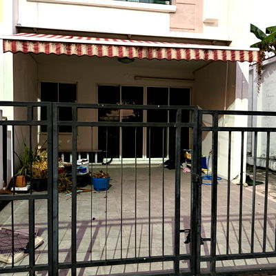 Townhouses for rent Ladkrabang Road Road : For Rent: 3-Story Corner Townhome – Baan Klang Muang Essence On Nut-Wongwaen (3BR/3BA)