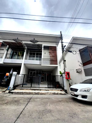 Townhouses for sale Siam University : For Sale Townhouse/Townhome  , The Miracle Sathorn - Kallapapruek , Bang Khae , Bang Khae , Bangkok , CX-141880 ✅ Live chat with us ADD LINE @connexproperty ✅