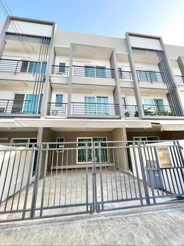 ให้เช่าบ้านกลางเมือง สวนหลวง (Baan Klang Muang Suan Luang) อยู่ซ.เฉลิมพระเกียรติ 28 อยู่ตรงข้ามสวนหลวง ร.9 