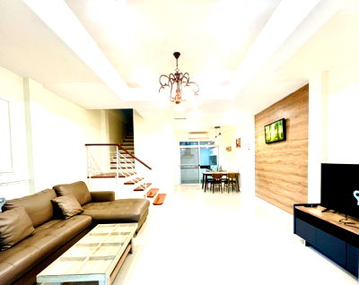 Townhouses for rent Bangna Commercial College : For Rent Town Home 3 Story Baan Klang Muang Urbanion Srinakarin 46/1