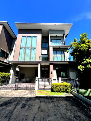 เช่าบ้านเดี่ยว เขตวังทองหลาง : For Rent Soul Ekkamai-Ladprao บ้าน 3 ชั้น 3-4 ห้องนอน แปลงริม ใกล้ SISB school Pet Friendly