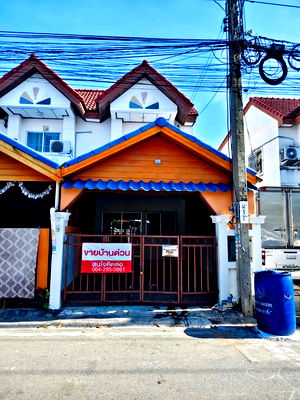 ทาวน์โฮม เมืองสมุทรปราการ สมุทรปราการ : ขายทาวน์เฮ้าส์ 2 ชั้น หมู่บ้านสายรุ้ง แพรกษา 