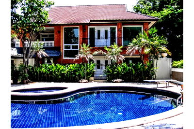 เช่าบ้านเดี่ยว BTS เอกมัย : [920071001-14719] For Rent: Private Pool House in Ekkamai | 3 Bedrooms + Study Room