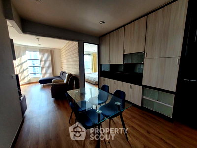 Condos for rent : 2-BR Condo At Citi Smart Sukhumvit 18, 200m to BTS Asok (ID 514019)