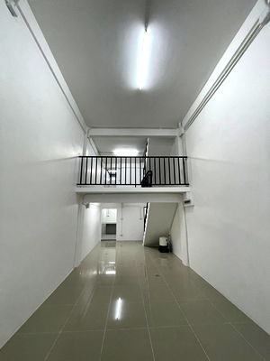 Shophouses for rent Rama 3 Road : For rent, lease, commercial building, Sukhumvit 22, Rama 4, Soi Setthi Thawisap 2, affordable price. Interested? Line: @951qfbfi
