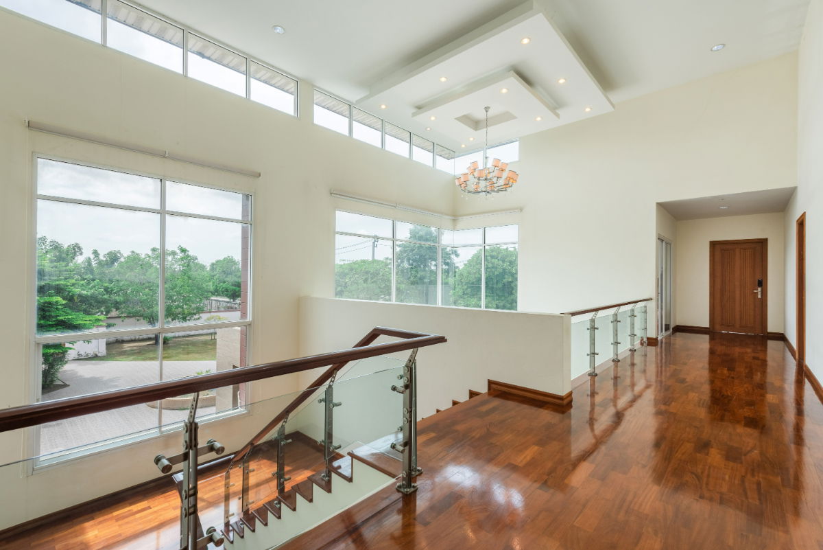 รูป ขายบ้านเดี่ยว Luxury ปัญญาอินทรา P5 ที่ดิน 1 ไร่ครึ่ง พร้อมสระว่ายน้ำ และเรือนรับรอง ใกล้สนามกอล์ฟปัญญา แฟชั่นไอส์แลนด์ - รูปที่ 21/46