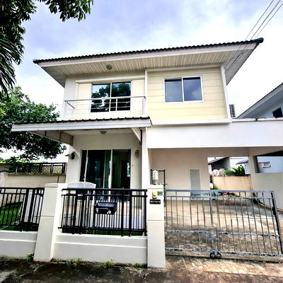 เช่าบ้านแฝด ปากเกร็ด นนทบุรี : ให้เช่าบ้านแฝด เดอะวิลล่ารัตนาธิเบศร์  อยู่ซอยท่าอิฐ ใกล้MRT ท่าอิฐ 