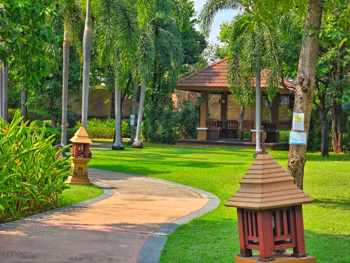 picture For sale:Laddarom Village,Ratchaphruek-Pinklao,Taling Chan, newly renovated house, next to the main road, 125.2 sq m., 265 sq m. - 35/40