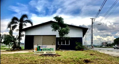 Factory for rent Ban Bueng District Office  : For Rent  : Warehouse on the main Ban Bueng–Ban Khai Road, Ban Bueng Subdistrict, Ban Bueng District, Chonburi Province. Land area: 1 rai 66.5 sq.wah.