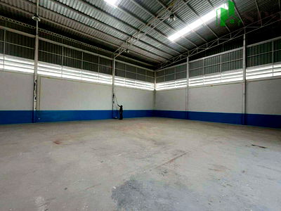 Factory for rent Bang Pu Industrial Estate : Warehouse for Rent  500 sq.m. with Office  Soi Bang Pla, Bang Phli (SPSEVE1590)