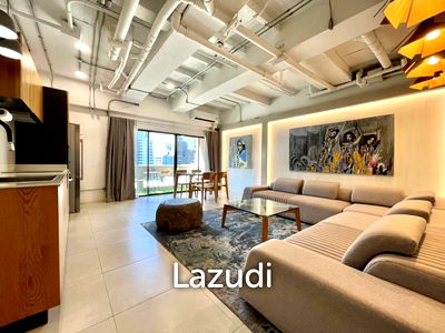 คอนโดให้เช่า : Luxury 2-Bedroom Condo in Khlong Toei Nuea Bangkok