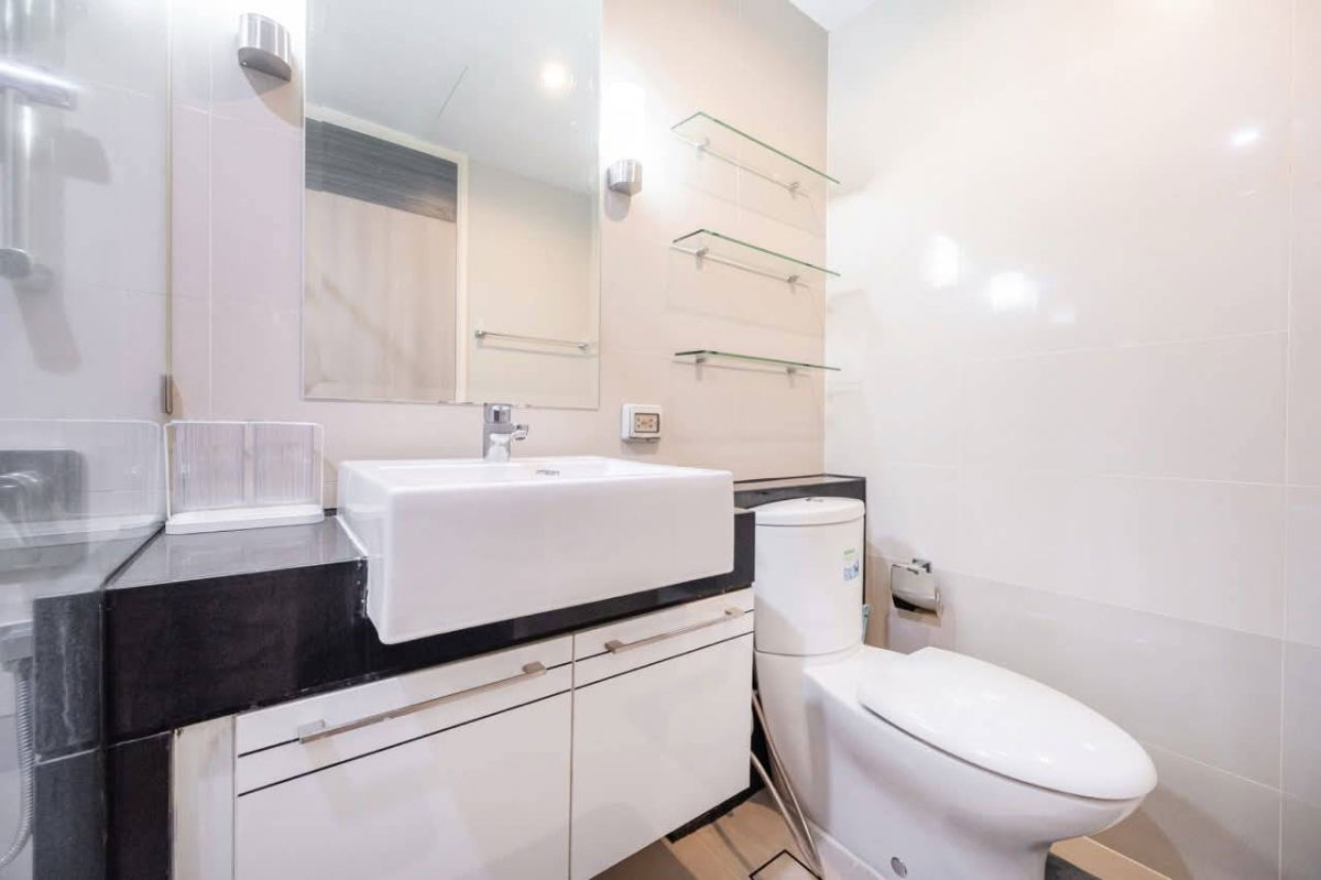 รูป ขายพร้อมผู้เช่า Supalai Premiere @Asoke. ห้องรีโนเวทใหม่ชั้นสูงวิวระเบียงกว้างรับวิวเมือง นัดดูได้ครับ - รูปที่ 16/16