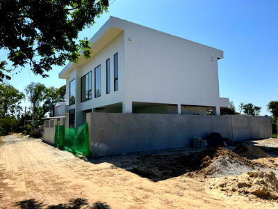 Houses for sale Bang Lamung Chonburi : Serena Villas Huai Yai Pattaya, 4BR 5BA Luxury Pool Villa, 413 sqm Land, Private 2nd Floor Office (Sunrise & Sunset Views)