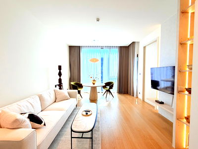 Condos for rent : New Unit never rented !! The Strand Thonglor – High Floor 1BR Luxury Condo, Only 80K!