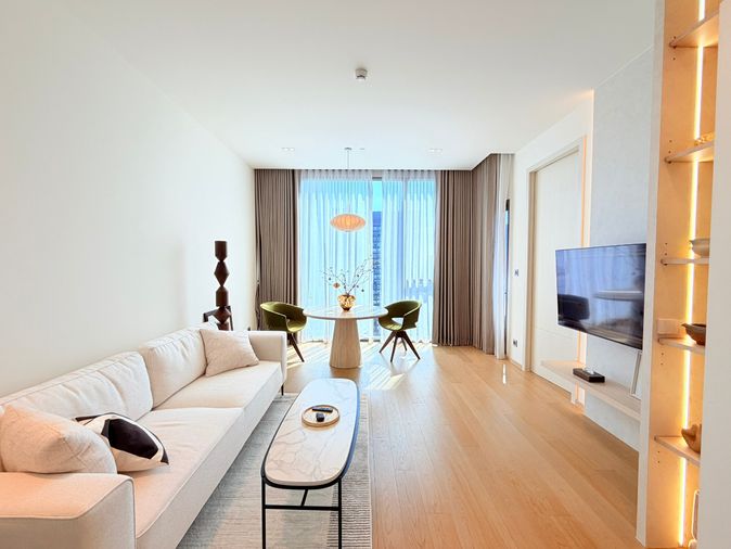 New Unit never rented !! The Strand Thonglor – High Floor 1BR Luxury Condo, Only 80K!