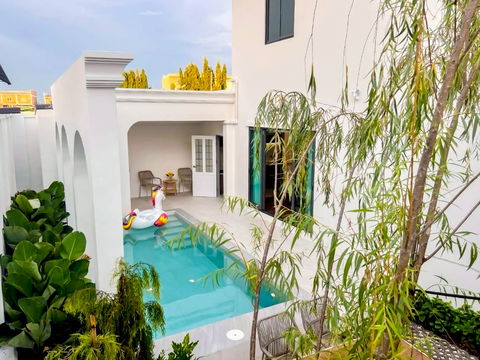 Modern luxury Home Near Jomtien Beach For Sale