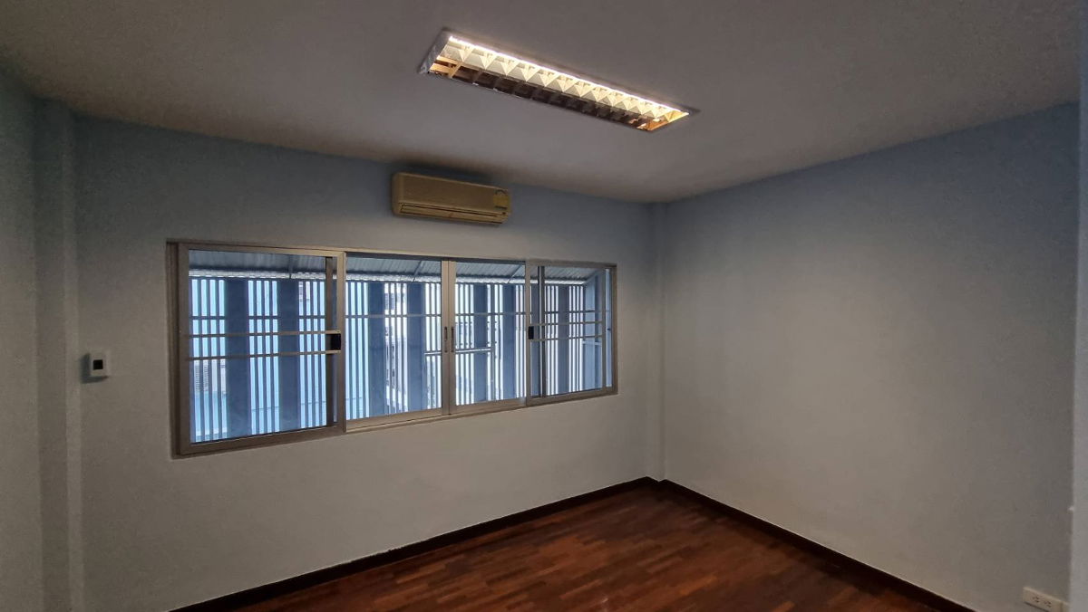 รูป เช่าโฮมออฟฟิต ย่านทาวน์อินทาวน์ ถ.ลาดพร้าว 94 ใกล้รร.บดินทรเดชาสิงหเสนีย์ - รูปที่ 8/8