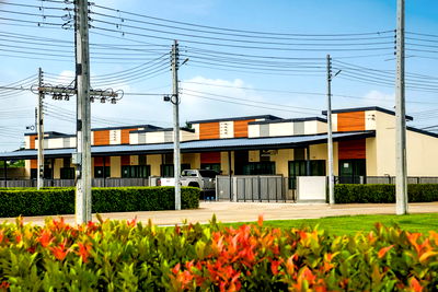 ทาวน์โฮม นิคมซีพี ระยอง (ซีพีพีซี) : Call : 092-469-6464 โครงการ สราญเพลสวิลล์ นิคมพัฒนา ระยอง มีให้เลือกทั้งแบบ ทาวน์โฮม และ บ้านแฝด 2 ห้องนอน 2 ห้องน้ำ ใกล้นิคม WHA ระยอง