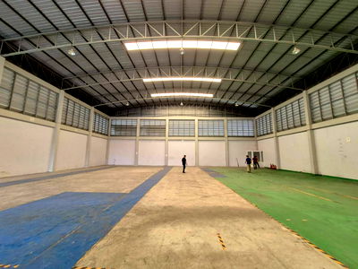 Factory for rent Krathum Baen Samut Sakhon : Rent warehouse with office at KraTumBan, area 1,350 sqm.