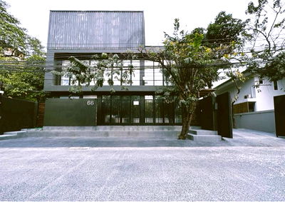 เช่าอาคารพาณิชย์ เอสซีบี พาร์ค  : 🏢 ให้เช่าอาคารสำนักงาน  รัชดาภิเษก 32  💰 ค่าเช่า: 350,000 บาท/เดือน ✨ จุดเด่น อาคาร 2 หลังในพื้นที่เดียวกัน ขนาดที่ดิน 231 ตร.วา