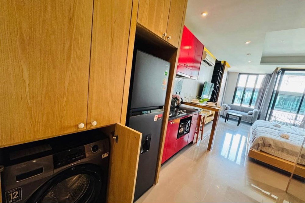 [920081021-160] Condo for Sale Naiharn Phuket.Tenant Secured, Foreigner freehold - image 3