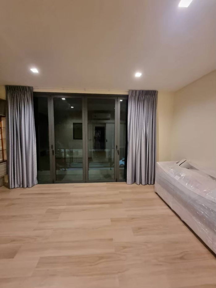 รูป HR3141 ให้เช่าทาวน์โฮมใหม่ Eigen พัฒนาการ ติดถนนเมน สวนหย่อม แถม TV 5 เครื่อง ครบทุกห้อง - รูปที่ 13/28