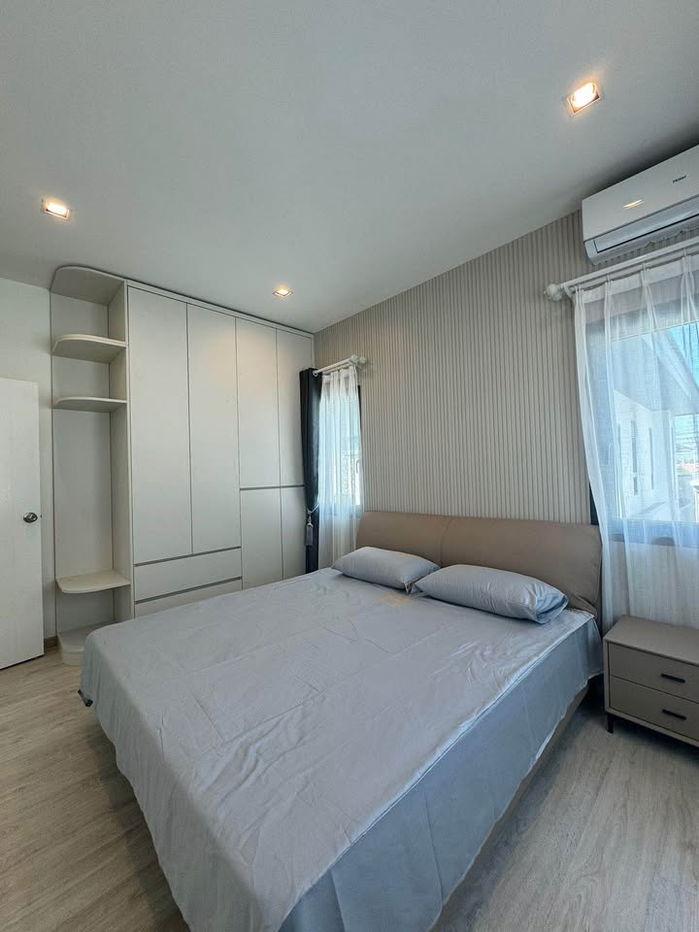 picture Luxury 3 Bedroom House for Sale in East Pattaya - 9/14