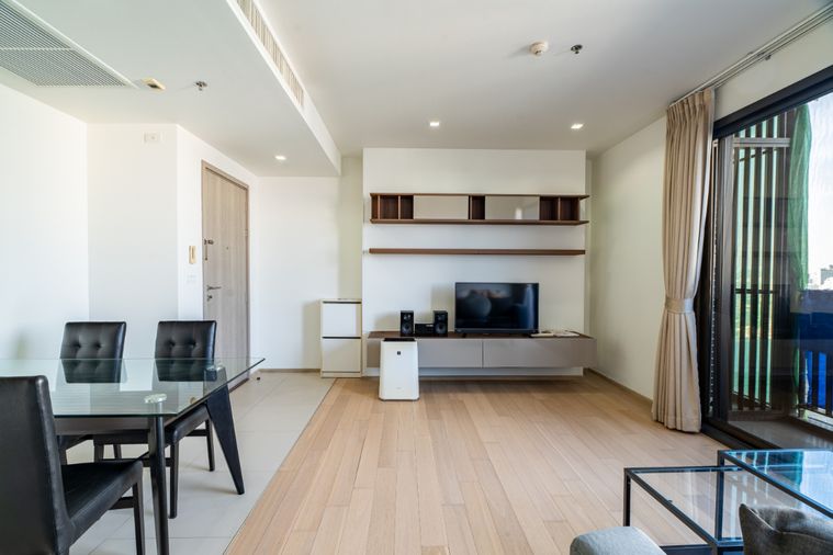 ขายด่วนคอนโดชั้นสูง 2 ห้องนอน ดีที่สุดสำหรับลงทุน ใน HQ by Sansiri - U5922653