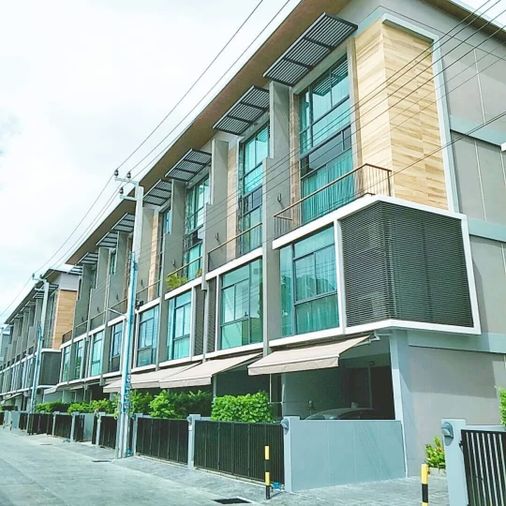 3-bed townhouse for sale, 260 sqm, 24 sq wah, Bang Na