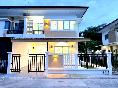 ทาวน์โฮม ไปรษณีย์ศรีราชา : ขายทาวน์โฮม 2 ชั้น โครงการ เดอะเซ็นทรัล 2 หนองยายบู่-ศรีราชา ชลบุรี 