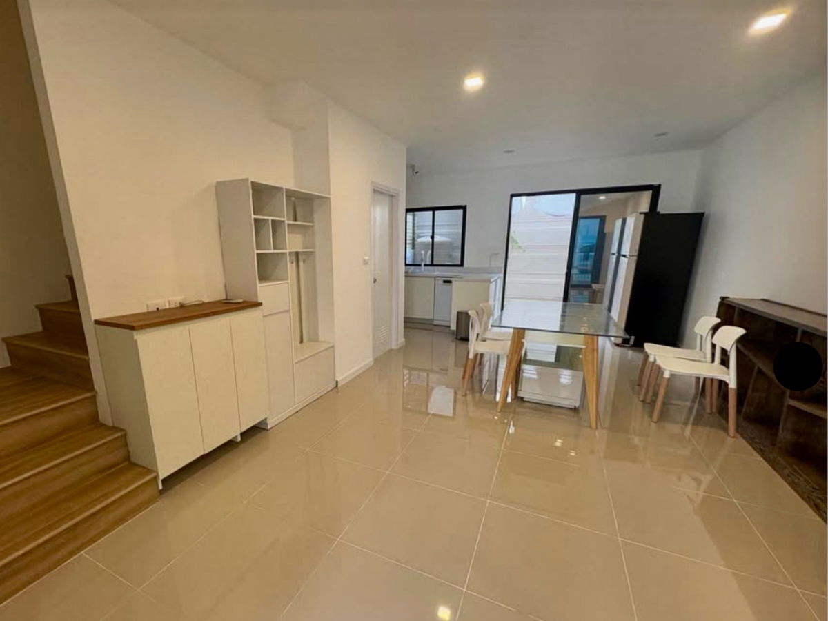 picture For Rent | 3-Storey Townhome with Golf Course View at Patio Srinakarin–Rama 9 (Krungthep Kreetha) Brand-new, never rented, minimalist design. - 4/11