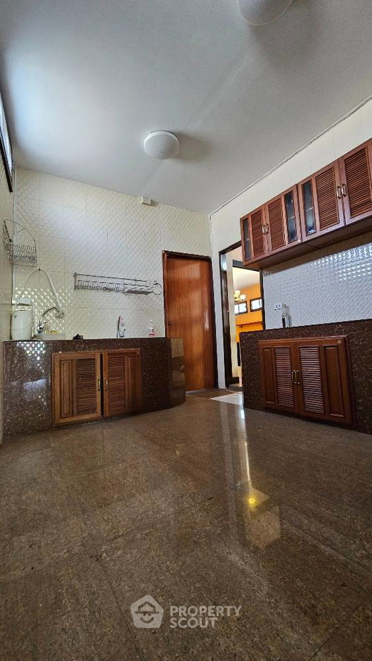 รูป ทาวน์เฮ้าส์ 3-ห้องนอน ใน หัวหมาก (ID 1608101) - รูปที่ 15/16