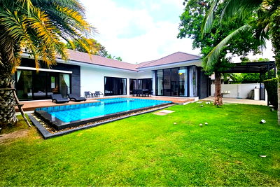 Houses for rent Hua Hin Soi 112 : [920601001-832] We By Sirin, 4 Bed 4 Bath in Hua Hin 114 For Rent