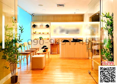 กิจการ ถนนพระราม 4 : ขาย ร้านนวดสปา (ขายเฉพาะอุปกรณ์และของตกแต่งภายในช็อปเท่านั้น) ร้านนวดตั้งอยู่ในโรงแรม Hilton Garden Inn Bangkok Silom ทำเลทอง ย่านใจกลางสีลม