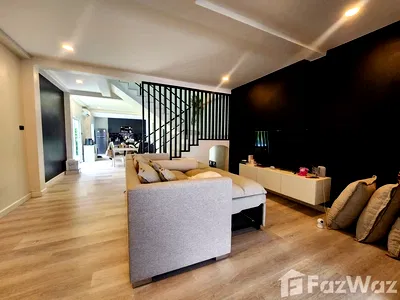 Townhouses for sale Chao Fah Road Phuket : 2 Bedroom Townhouse for sale in Chalong, Phuket  5968137