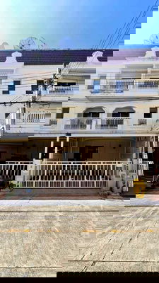 Townhouses for rent Ratchaphruek Road : ✨ For Rent: Renovated 3-Story Townhome in Metro Park Sathorn - Kanlapaphruek Project, 172 sq m, 2 Bedrooms, 3 Bathrooms, 30,000 THB 🏡💖