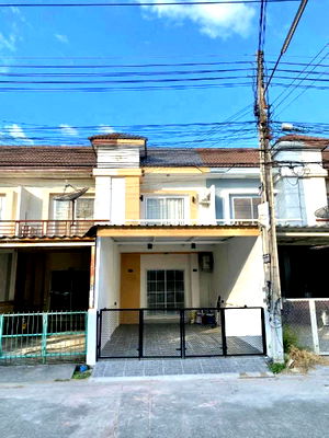 ทาวน์โฮม ม.เกษตรศาสตร์ ศรีราชา : ทาวน์โฮมมือสอง รีโนเวทใหม่ มบ.โกลเด้นเพลส ใกล้เครือสหพัฒน์ ศรีราชา 